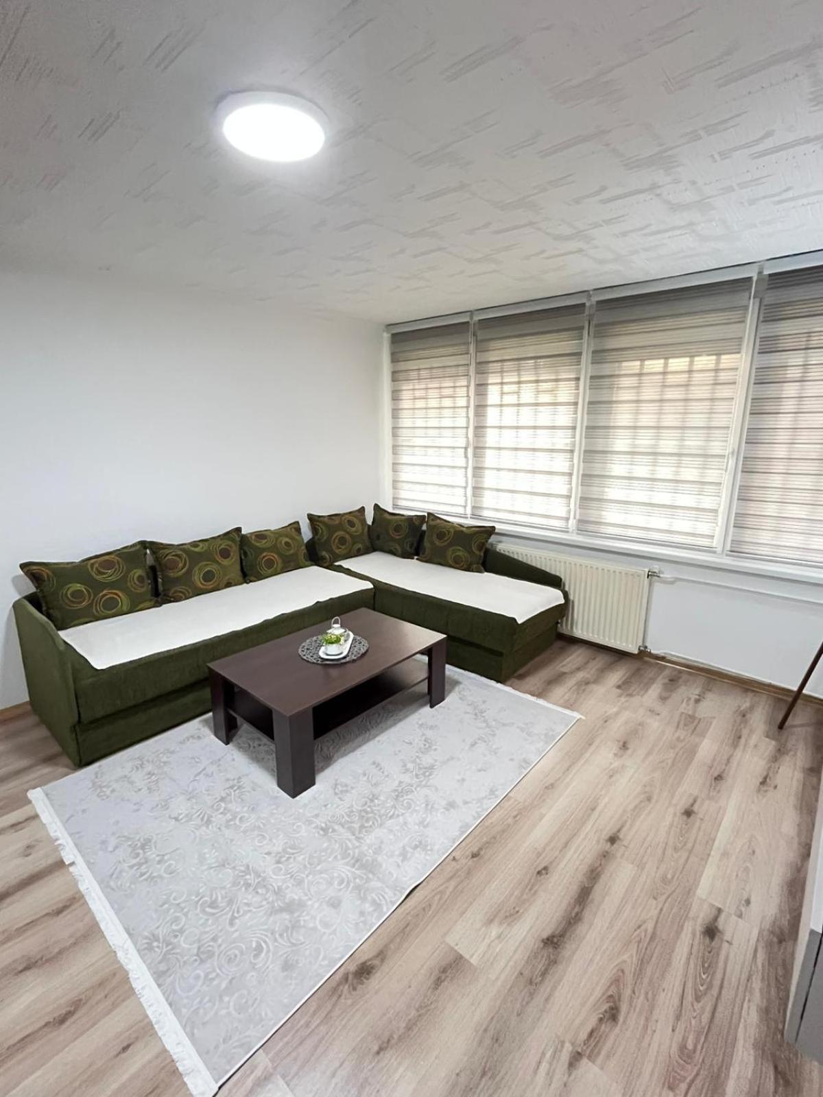 S&m Apartment